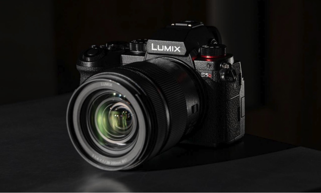 Panasonic lance le Lumix S5D : un nouvel hybride à l'autofocus redoutable