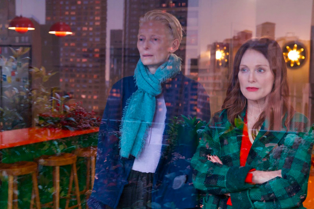 Julianne Moore et Tilda Swinton dans “La chambre d'à côté”.