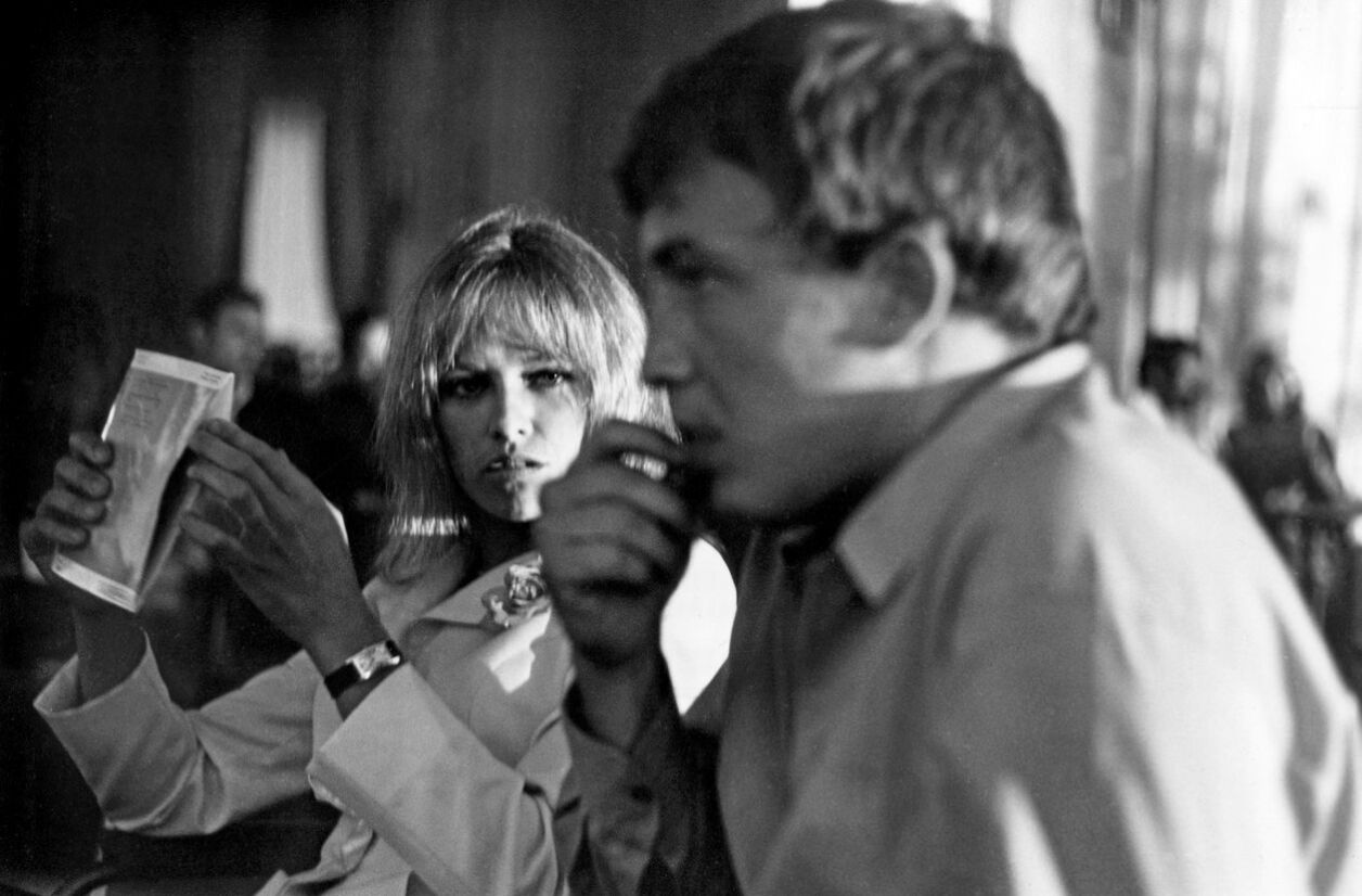 Nathalie Delon et Stefan Markovic à Saint-Tropez en 1967.