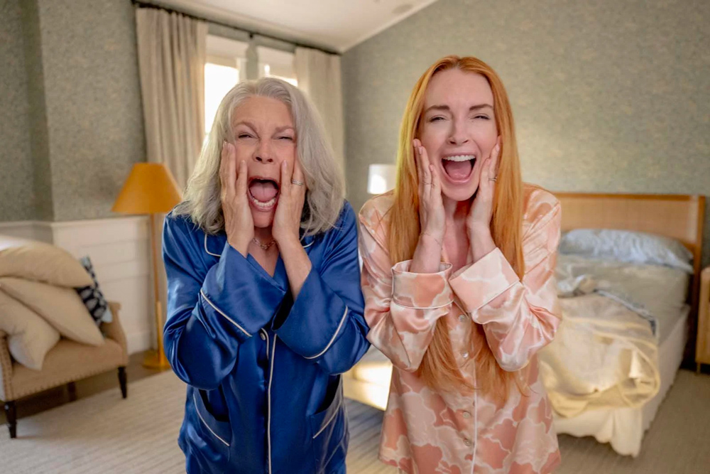Jamie Lee Curtis et Lindsay Lohan sont de retour dans la suite de “Freaky Friday”. 