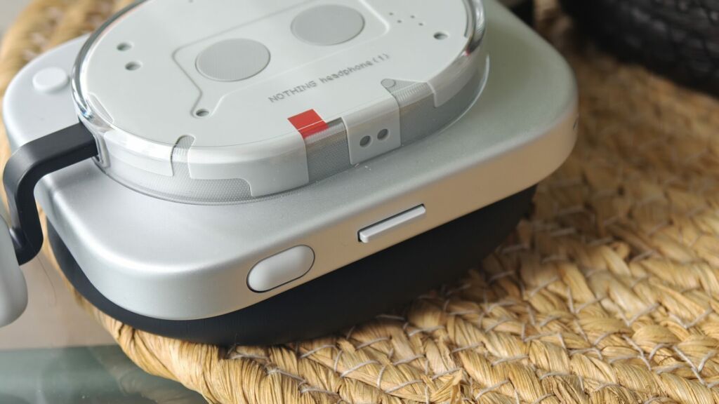 Nothing Headphone (1) prise en main test labo fnac ergonomie