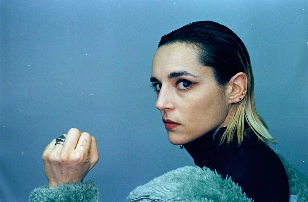 Jenny Beth dévoile “You Heartbreaker, You”. 