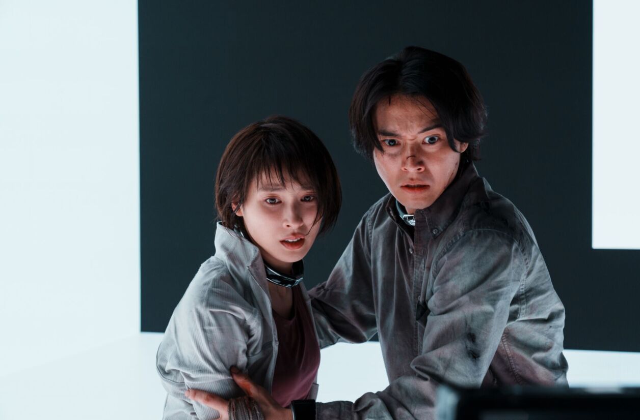 Tao Tsuchiya et Kento Yamazaki dans la saison 3 d'Alice in Borderland.