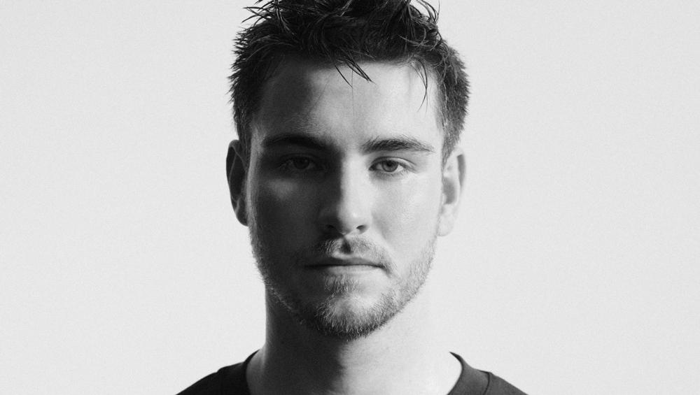 Julien Lieb présente son premier album “Naufragé”, le 26 septembre 2025.