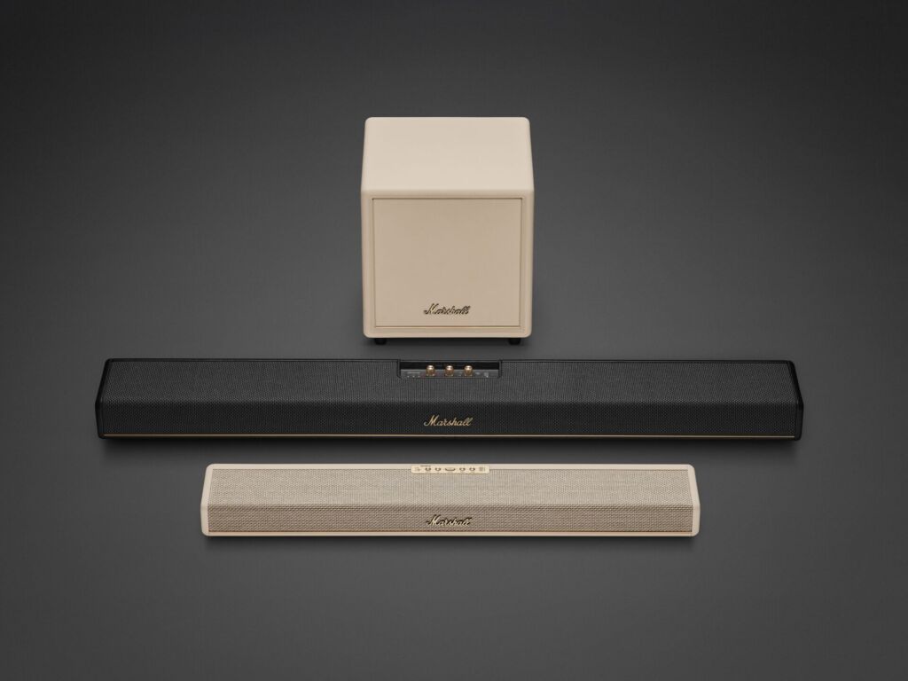 Le caisson de basses Marshall Sub 200, la barre de son Heston 120 et la barre de son Heston 60.