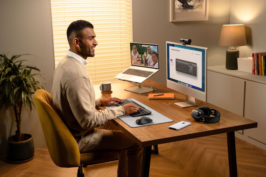 Logitech Slim Solar+