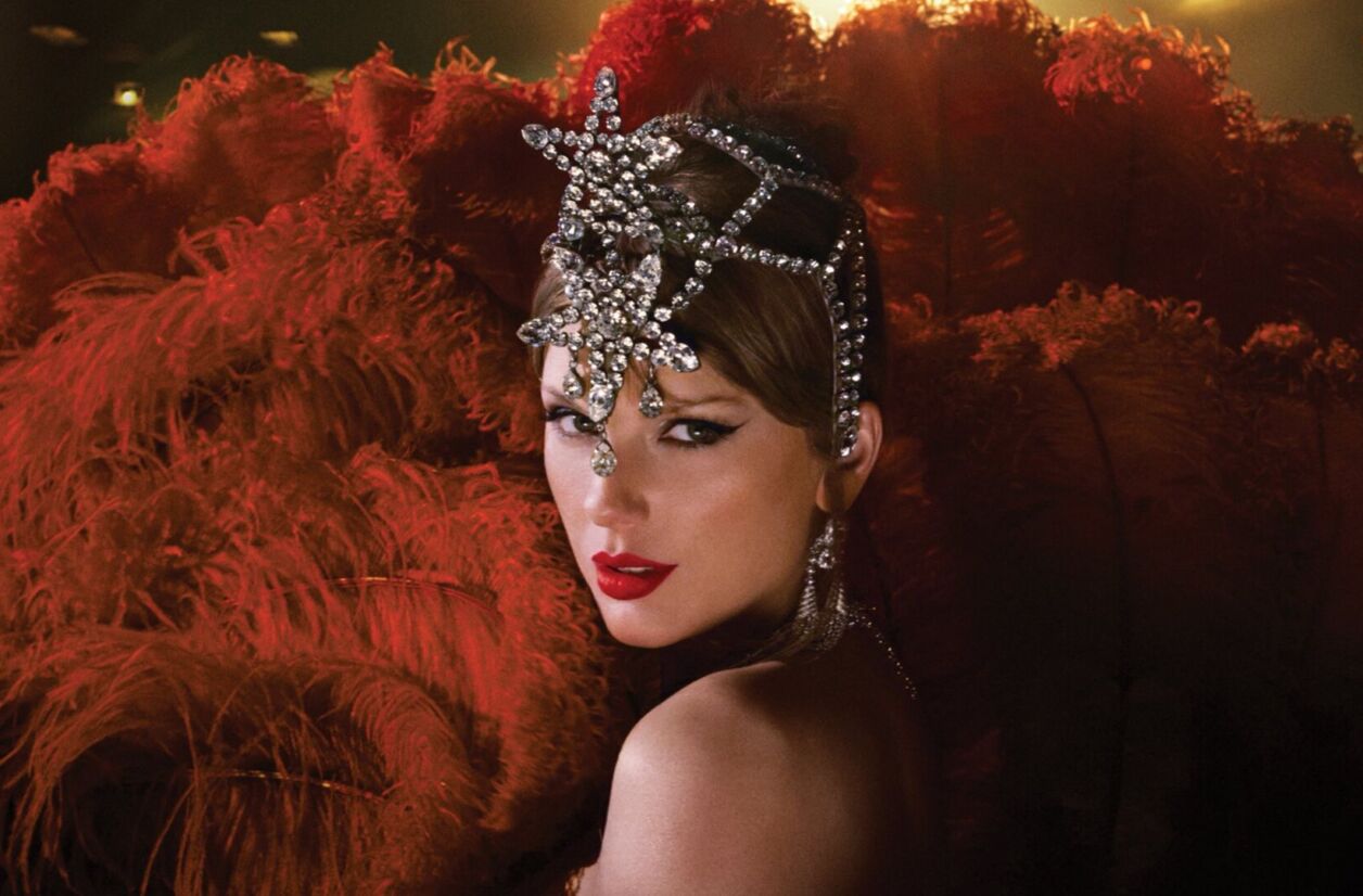 “Taylor Swift : The Official Release Party of a Showgirl.”