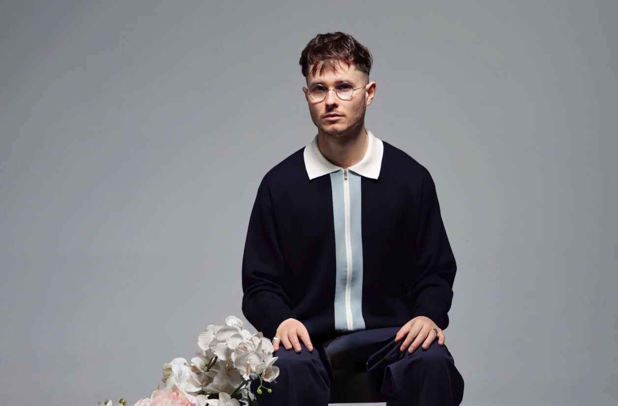 Léman présente son premier album “Adieu musique”, ce vendredi 24 octobre 2025.