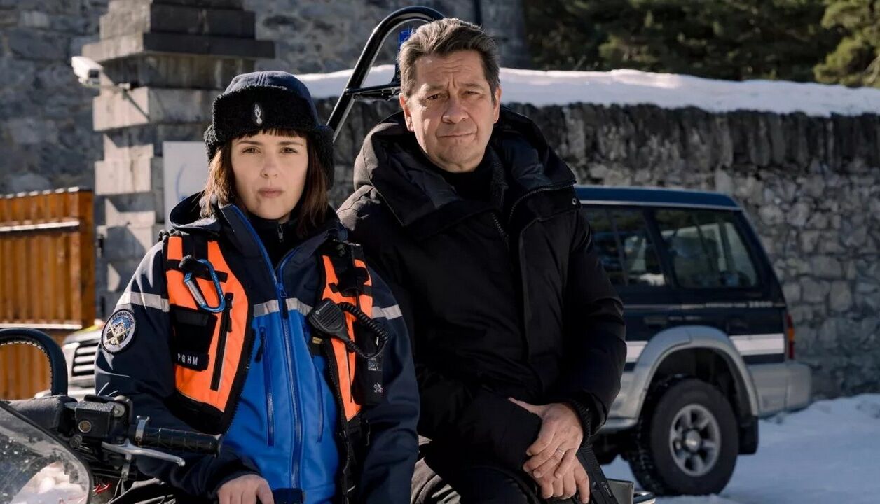 “Noir comme neige : l'œil du diable”.