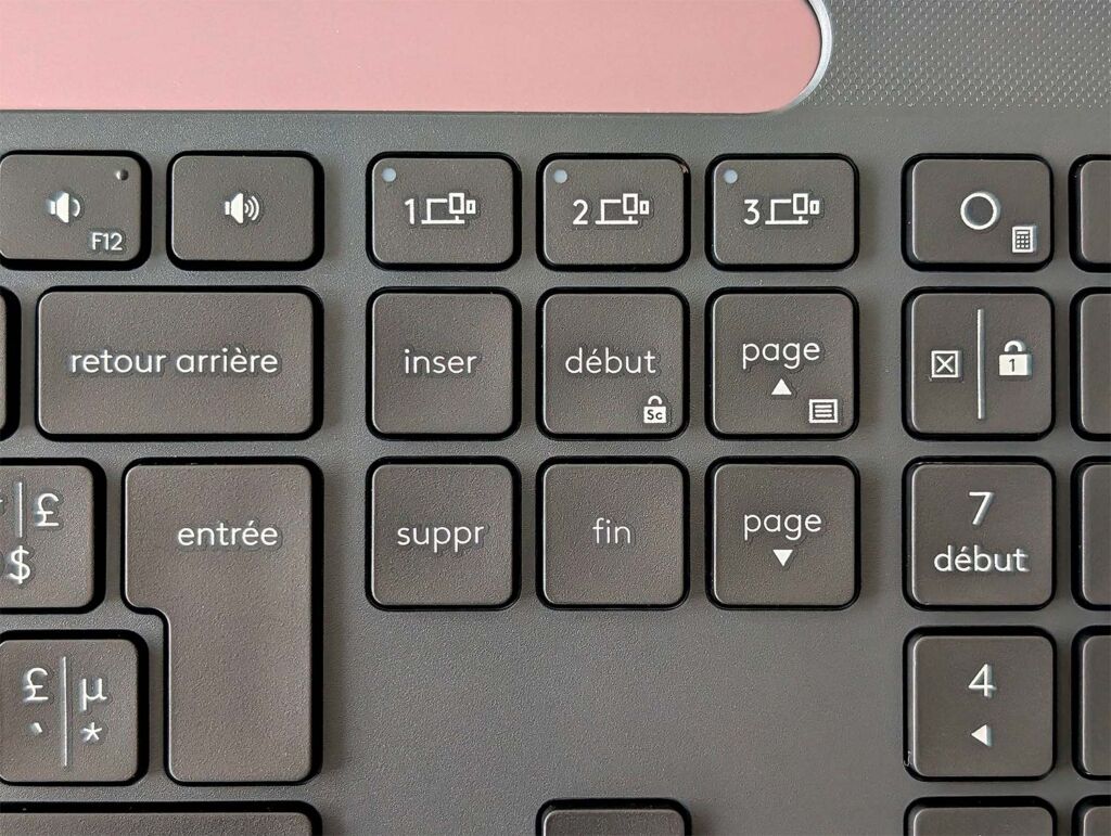 Test Logitech Signatur Slim Solar Plus K980