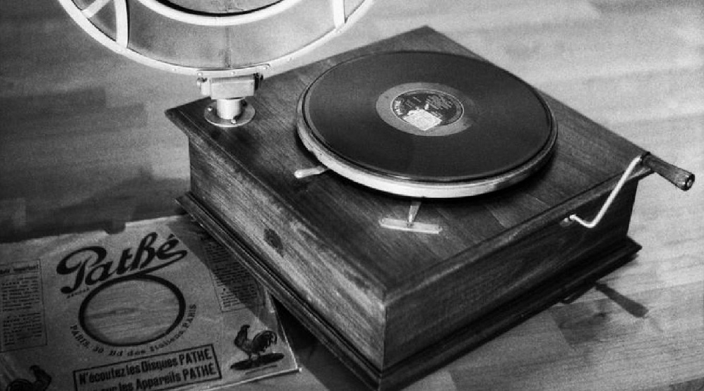 L’enregistrement électrique de disques a 100 ans : retour sur la naissance de l'industrie musicale moderne