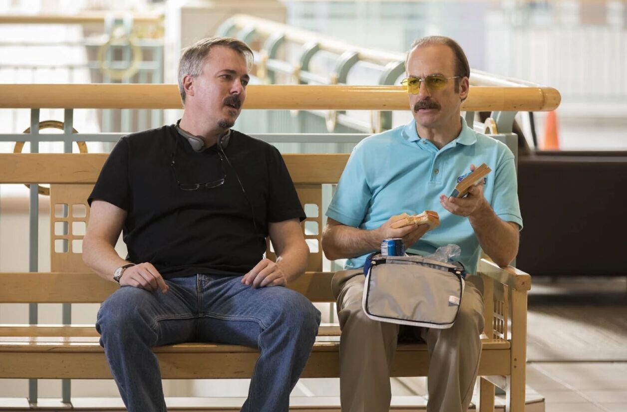 Vince Gilligan (à gauche) aux côté des Bob Odenkirk, interprète de  Saul Goodman dans “Better Call Saul”.