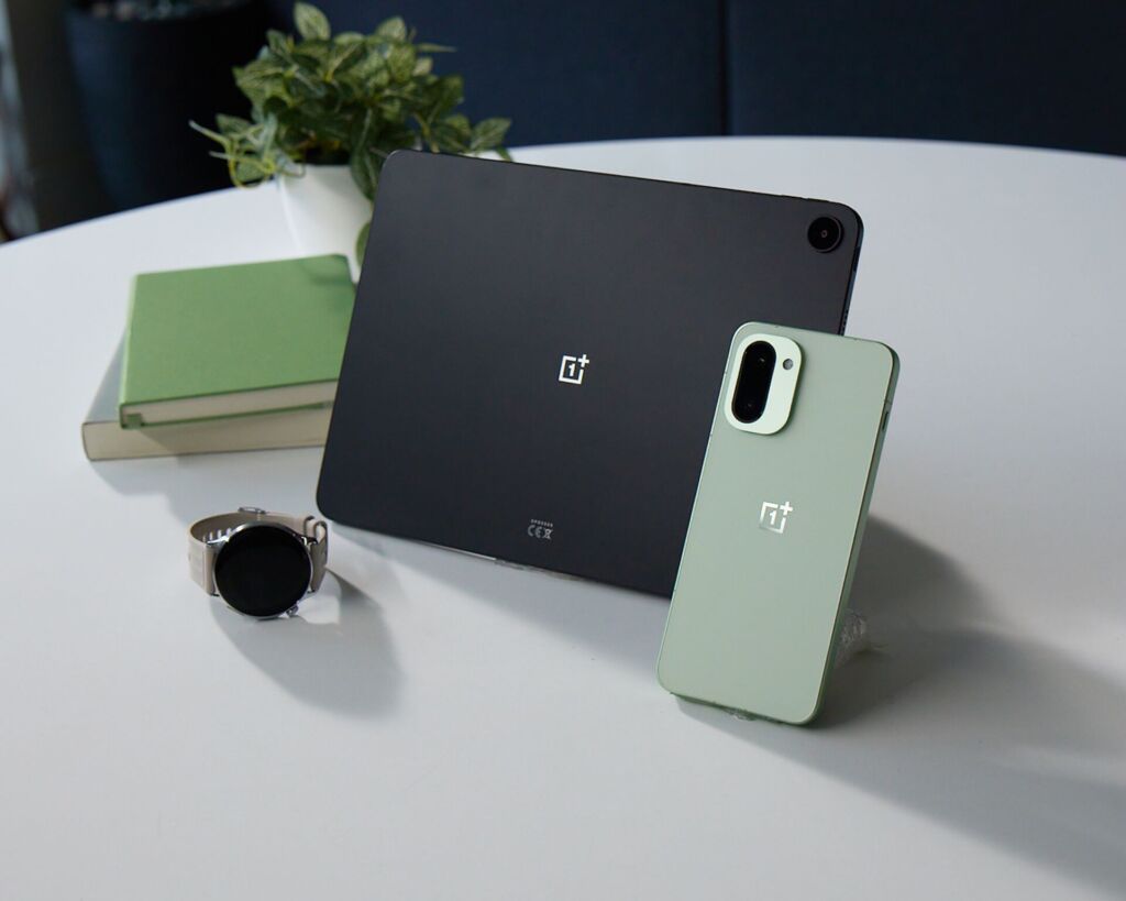 OnePlus 15R OnePlus Go Pad 2 OnePlus Watch Lite