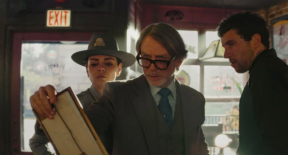 Daniel Craig et Mila Kunis dans “Wake up Dead Man” sur Netflix.