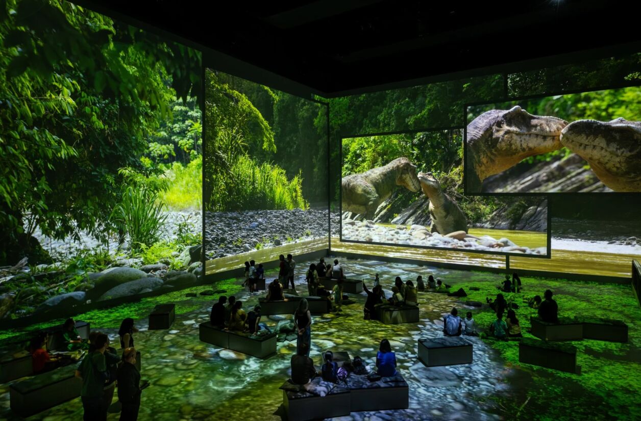 L'exposition “Planète préhistorique : dinosaures” à l’Atelier des Lumières, jusqu'au 8 mars 2026.