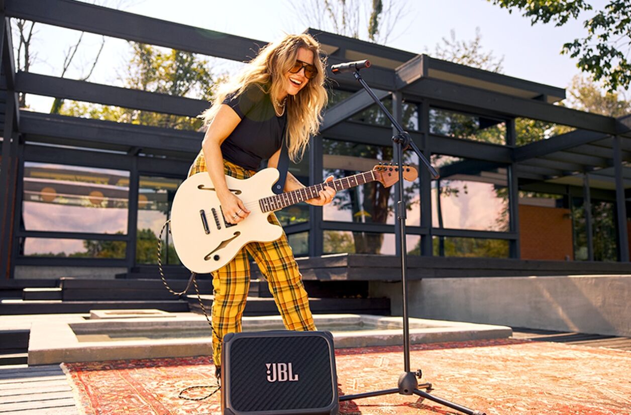 Ces enceintes JBL renferment une fonction étonnante pour les musiciens