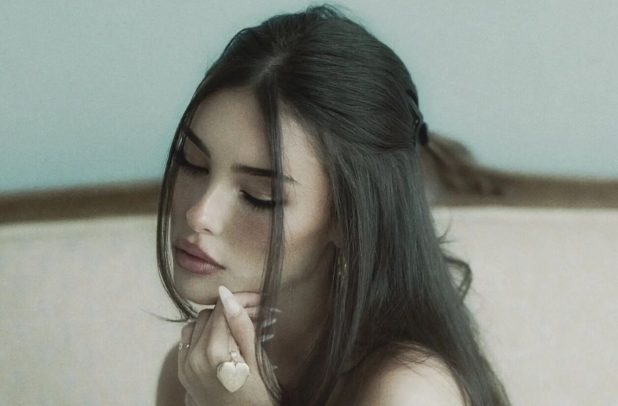 “The Locket Tour”.