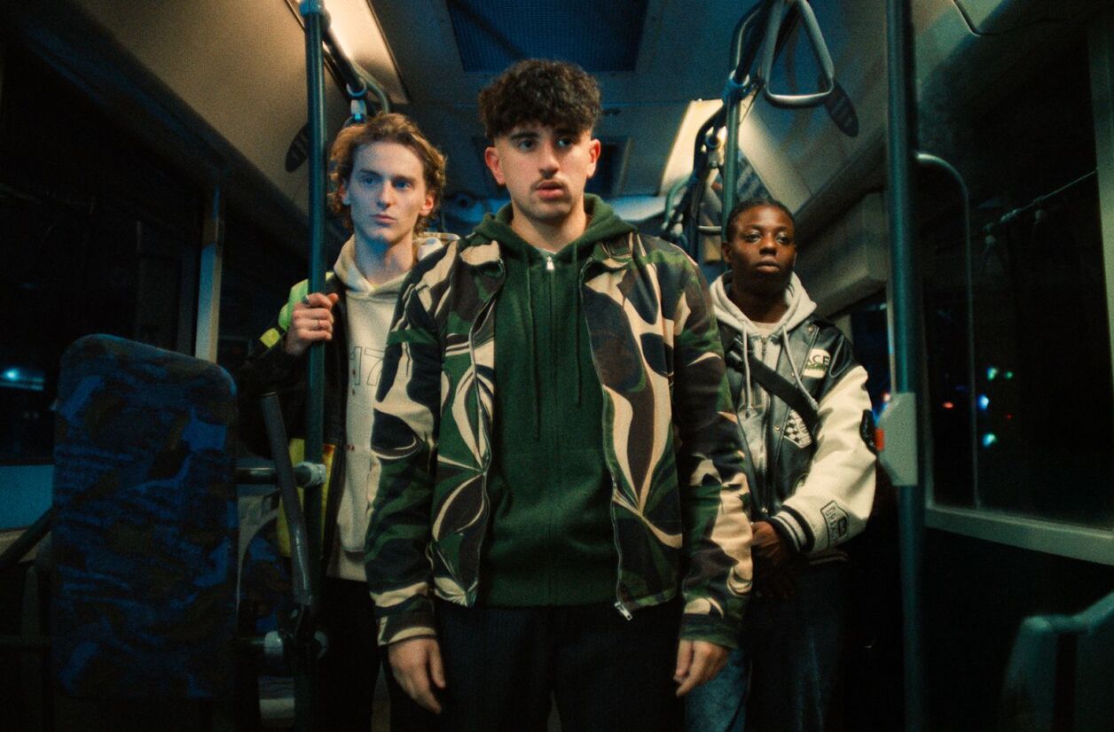 “N121 - Bus de nuit”.