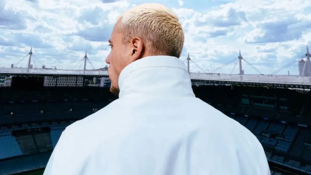 PLK: Are there still seats available for his concert at the Stade de France?