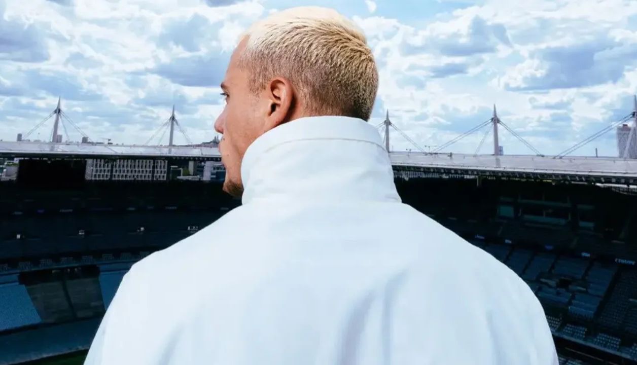 L'affiche pour les concerts de PLK au Stade de France.