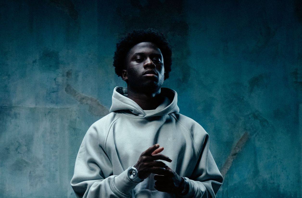 R2 a dévoilé “Hyperactif”, la réédition de son album “Actif” en janvier 2026. 