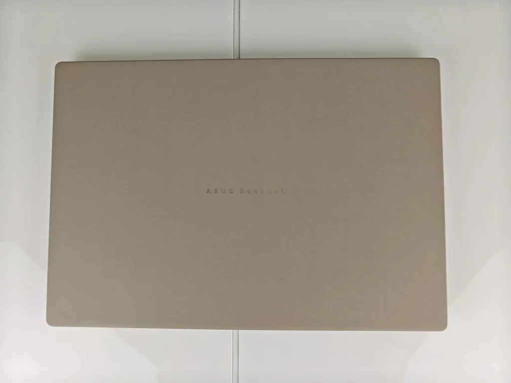 Test Asus Zenbook A16 2026
