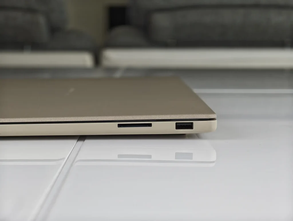 Test Asus Zenbook A16 2026