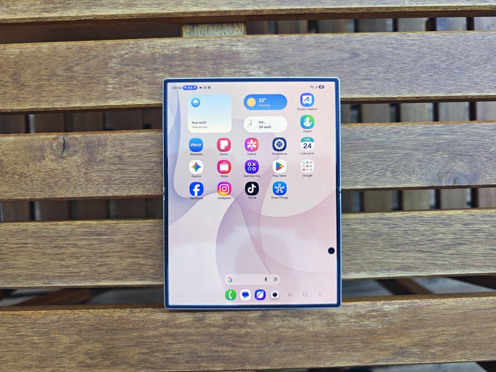 Samsung Galaxy Z Fold 8