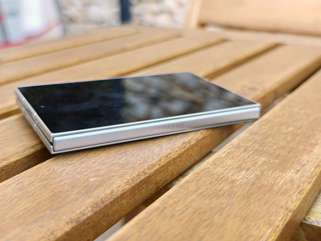 Samsung Galaxy Z Fold 8