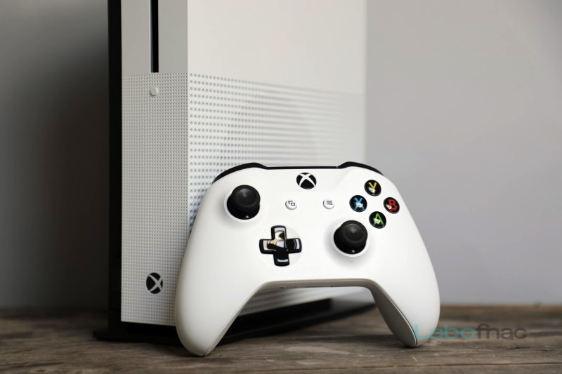 Bon plan - La Xbox One S à moins de 250 euros avec 5 jeux et une 2e manette