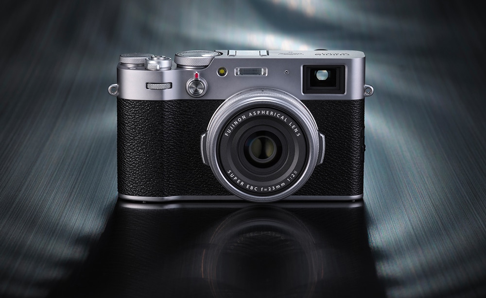 Fujifilm X100V : le compact expert s'offre une nouvelle optique et passe à la 4K