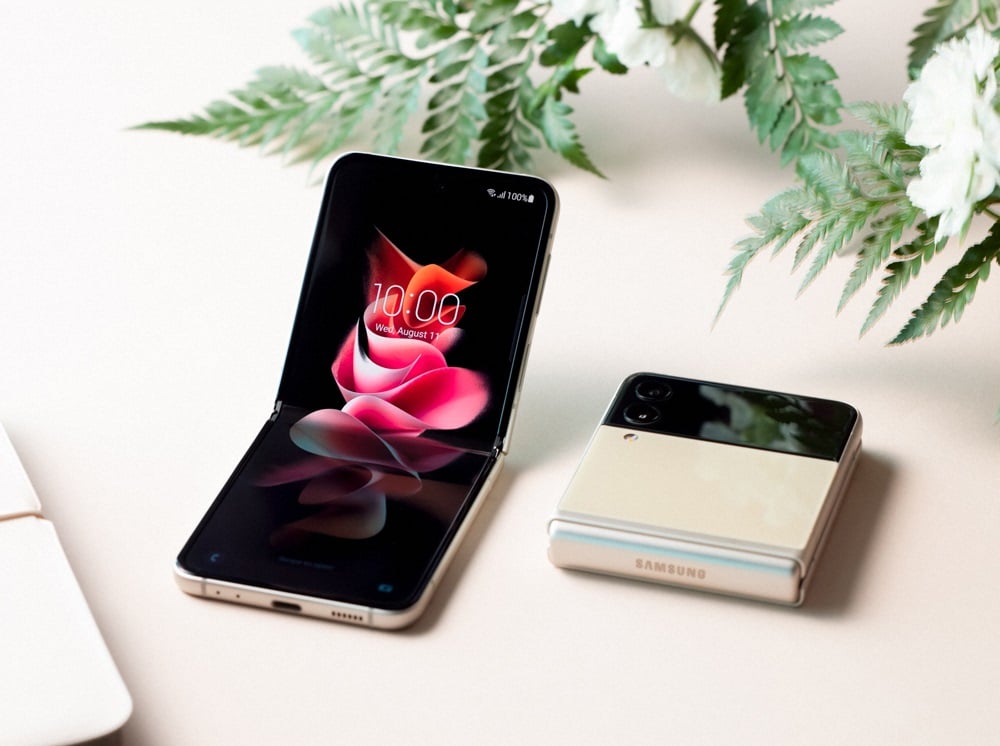 Galaxy Z Flip3 : Samsung dévoile son nouveau smartphone pliant à clapet