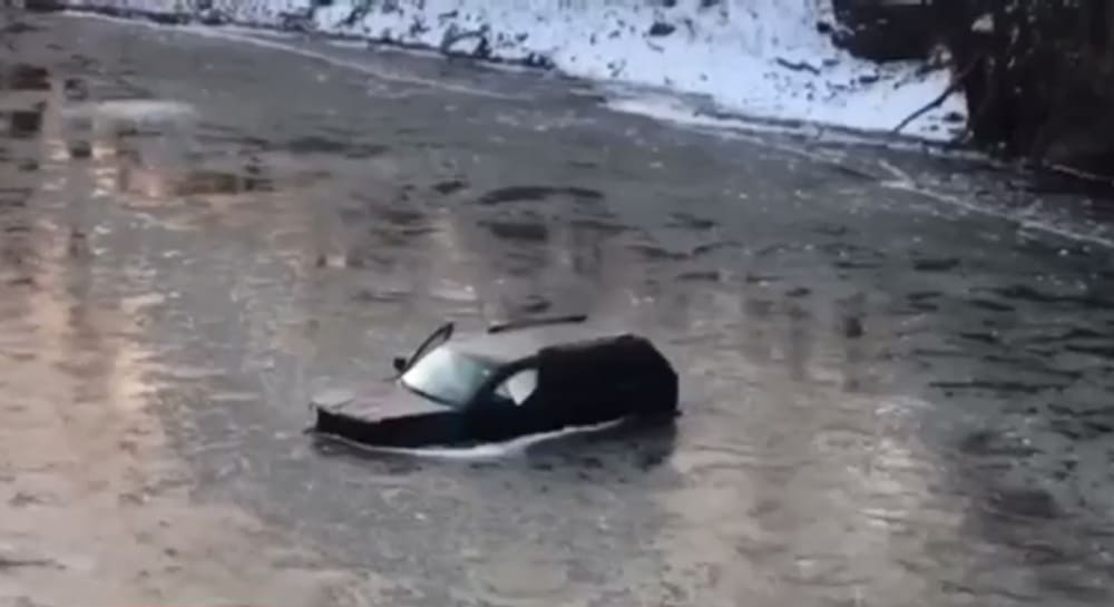L'assistant Siri sauve un adolescent coincé dans une rivière gelée
