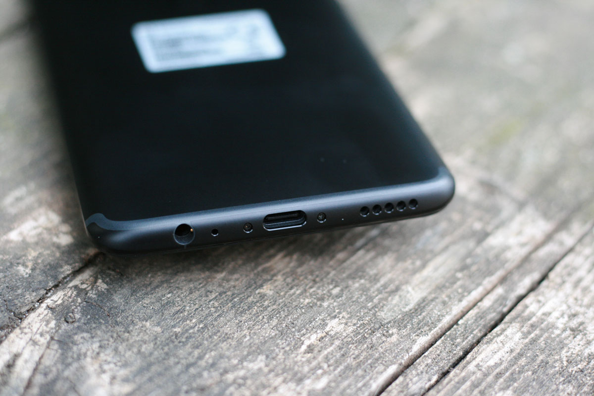 OnePlus 6T : vers un retrait de la prise mini-jack pour renforcer l'autonomie