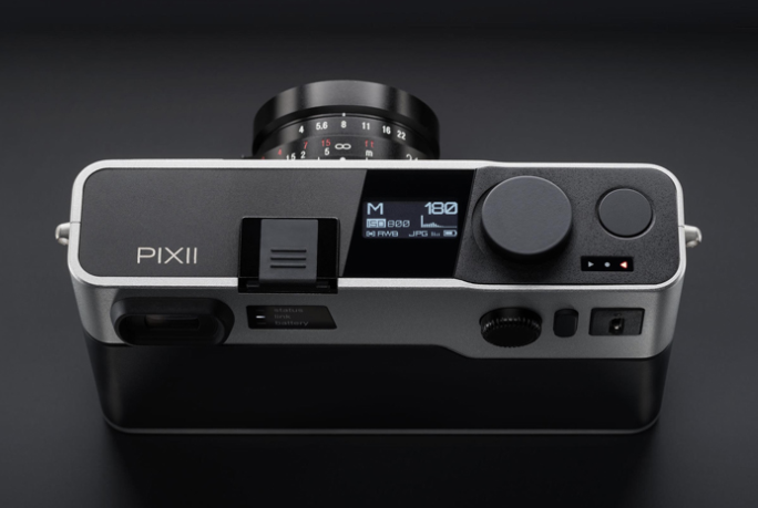 Pixii, un étonnant appareil hybride à coupler avec un smartphone