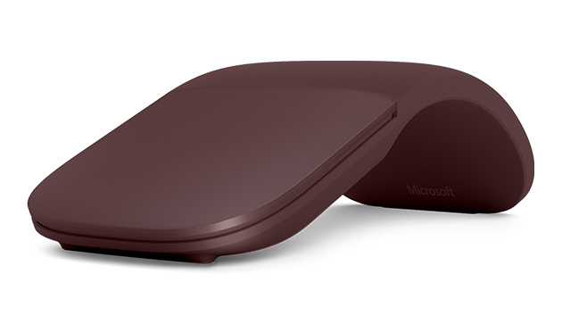 Surface Arc Mouse : du scroll horizontal pour la souris pliable de Microsoft